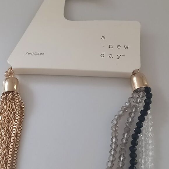 A New Day necklace   - Picture 5 of 6